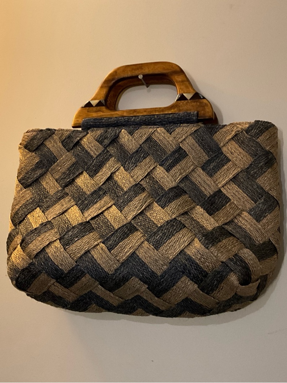NEW! ADRIENNE VITADINI SUMMER TOTE Woven Straw with Wooden/Pearl Handle